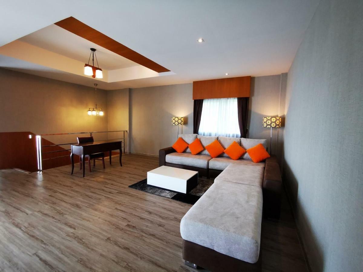 Kanita Pool Villa Karon Esterno foto